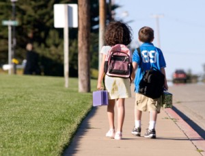 Children_walking_school
